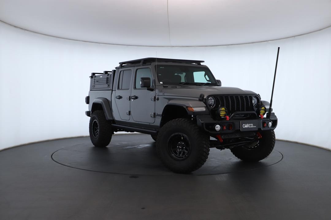 Exterior view frame 0