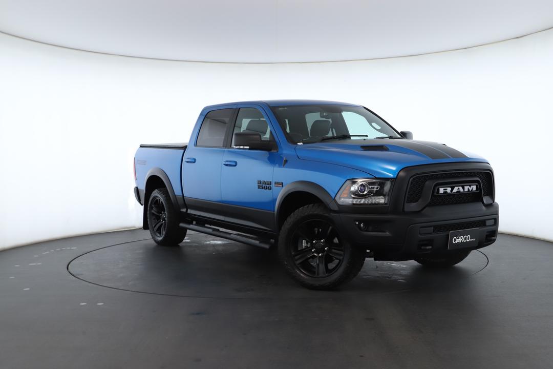 Exterior view frame 0