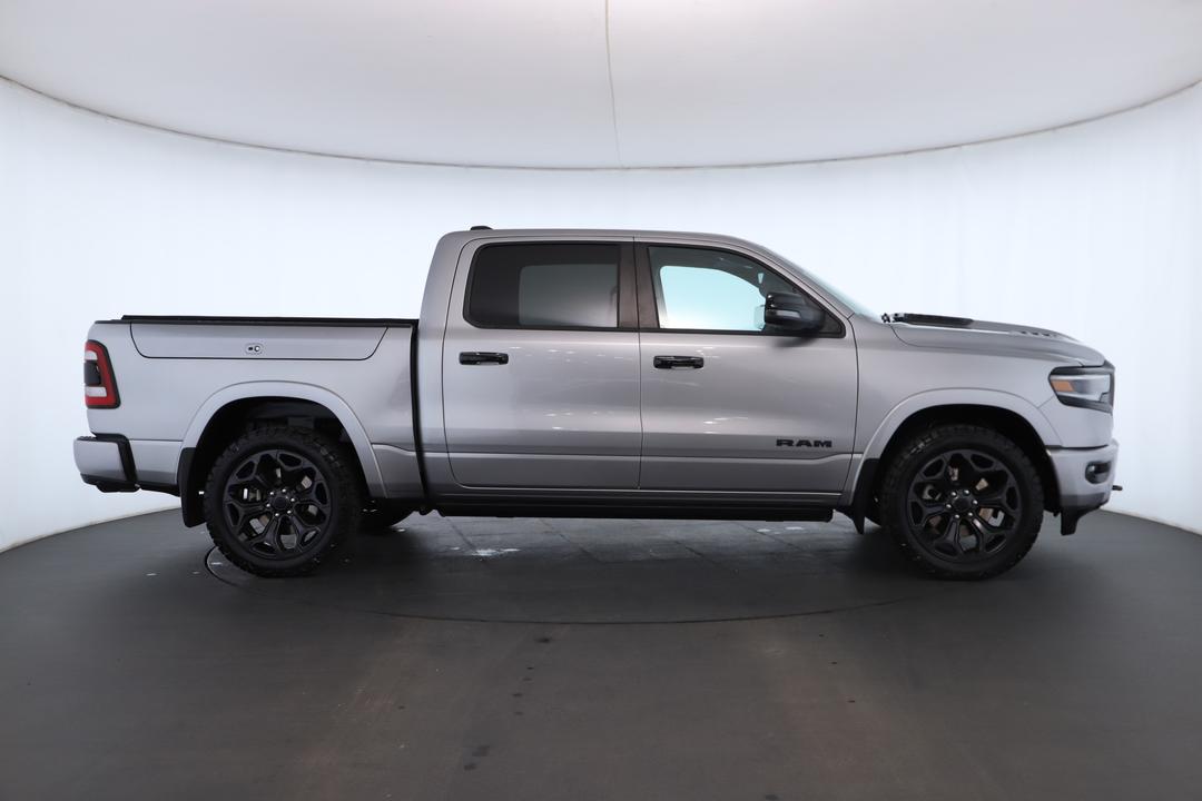 Exterior view frame 1