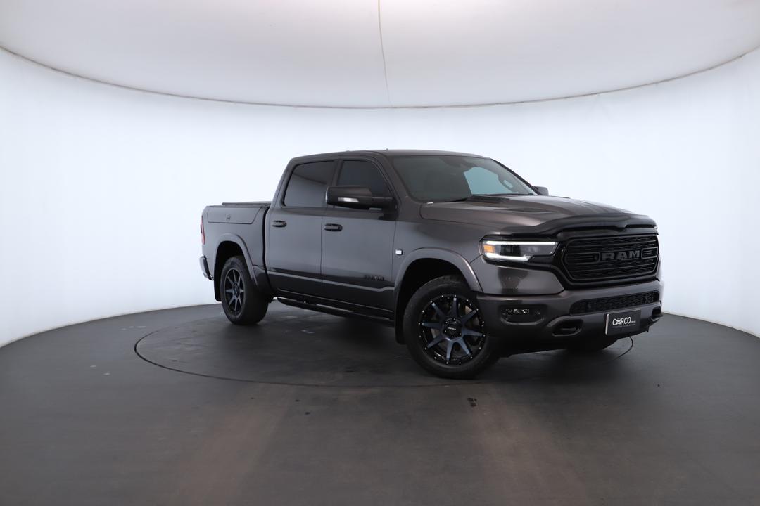 Exterior view frame 0