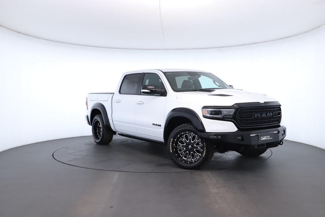 Exterior view frame 0