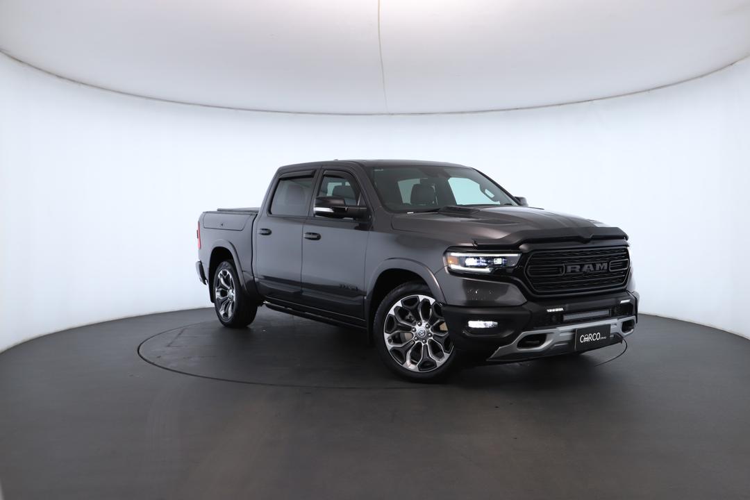 Exterior view frame 0