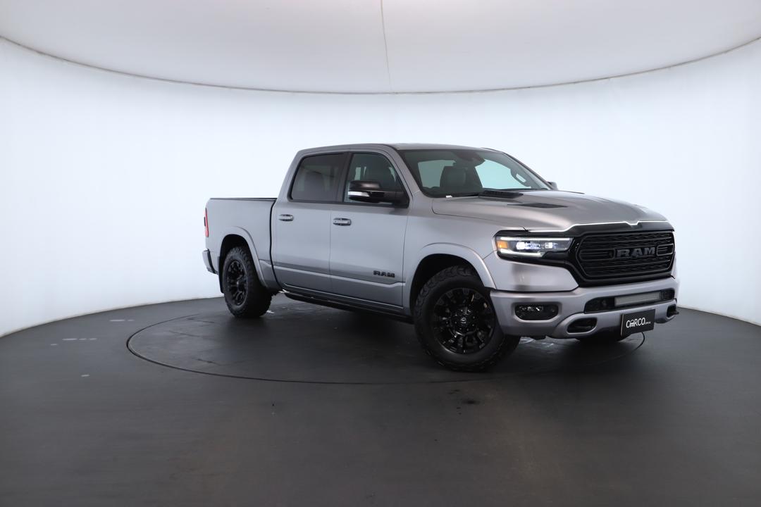 Exterior view frame 0