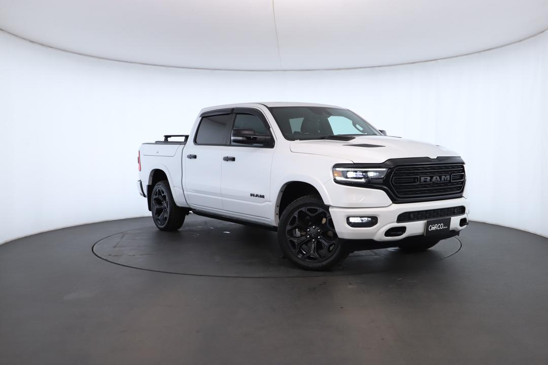 Exterior view frame 0