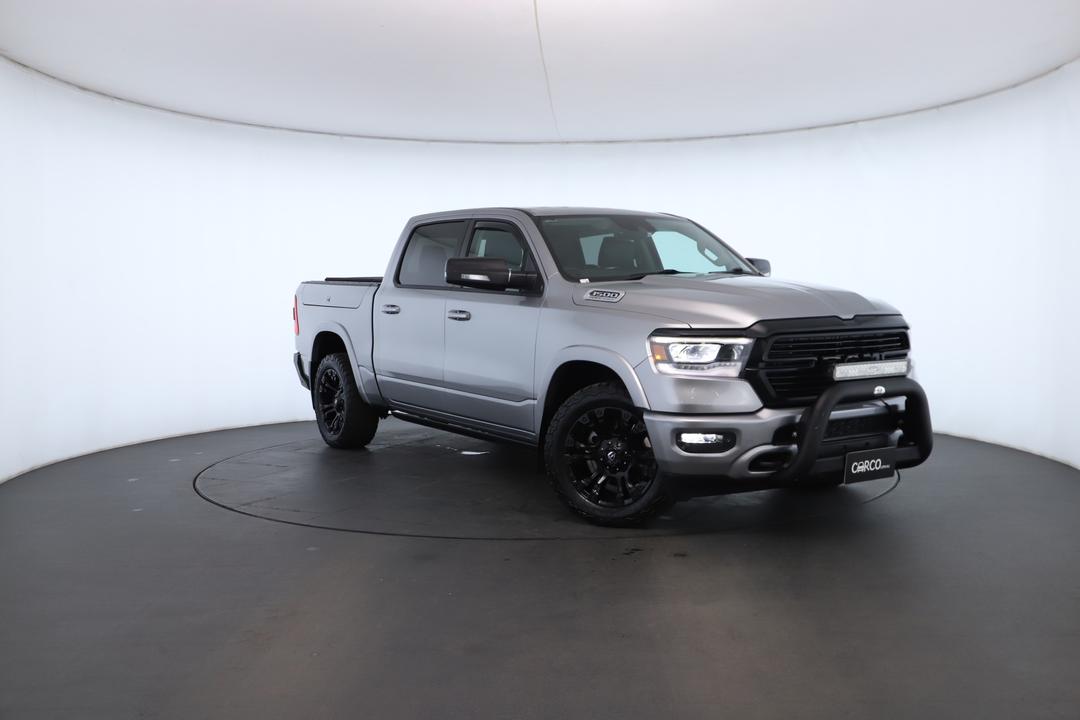 Exterior view frame 0