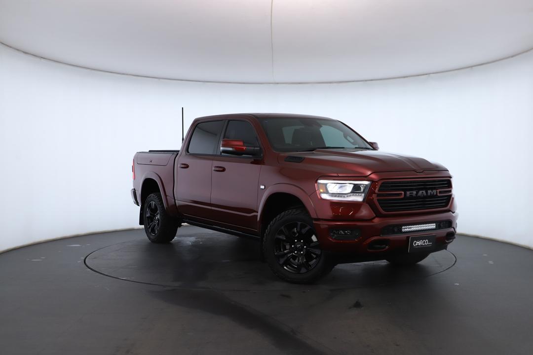 Exterior view frame 0