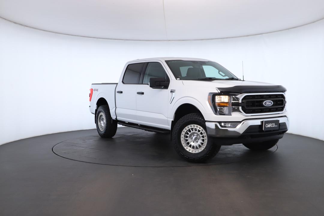 Exterior view frame 0