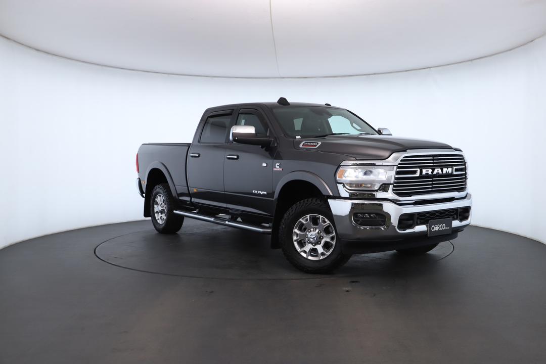 Exterior view frame 0