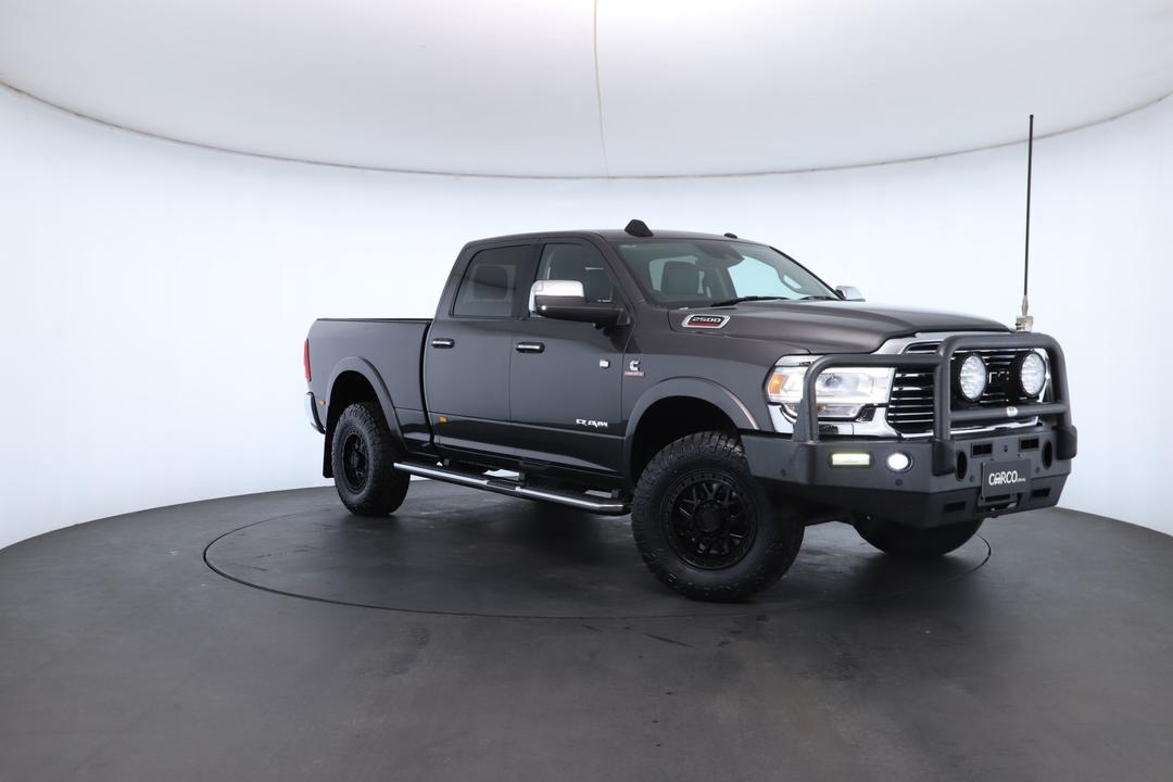 Exterior view frame 0