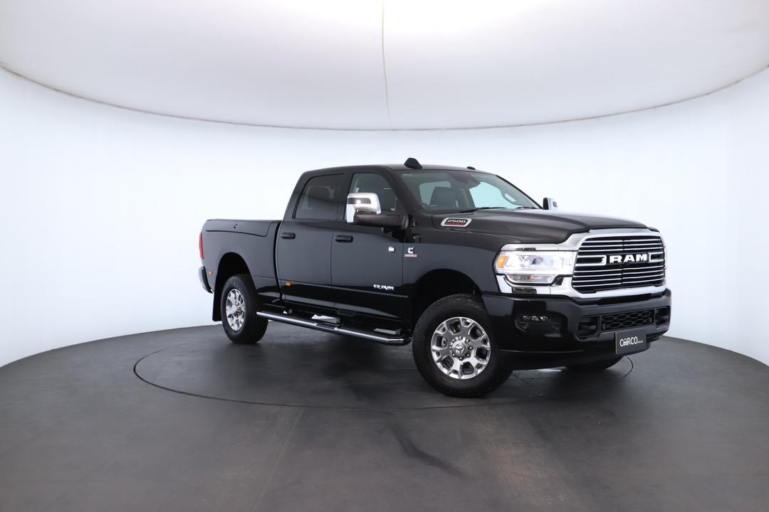 Exterior view frame 0