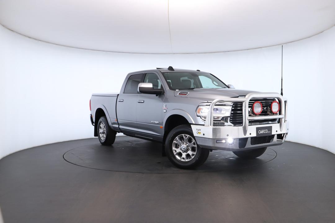 Exterior view frame 0