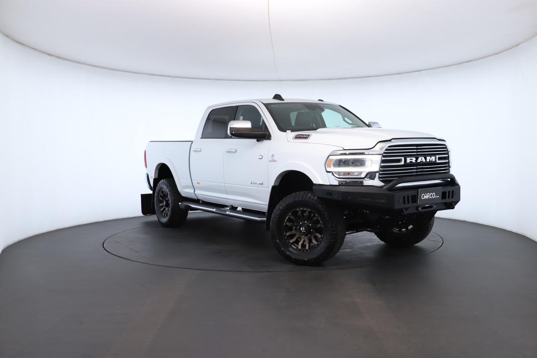 Exterior view frame 0