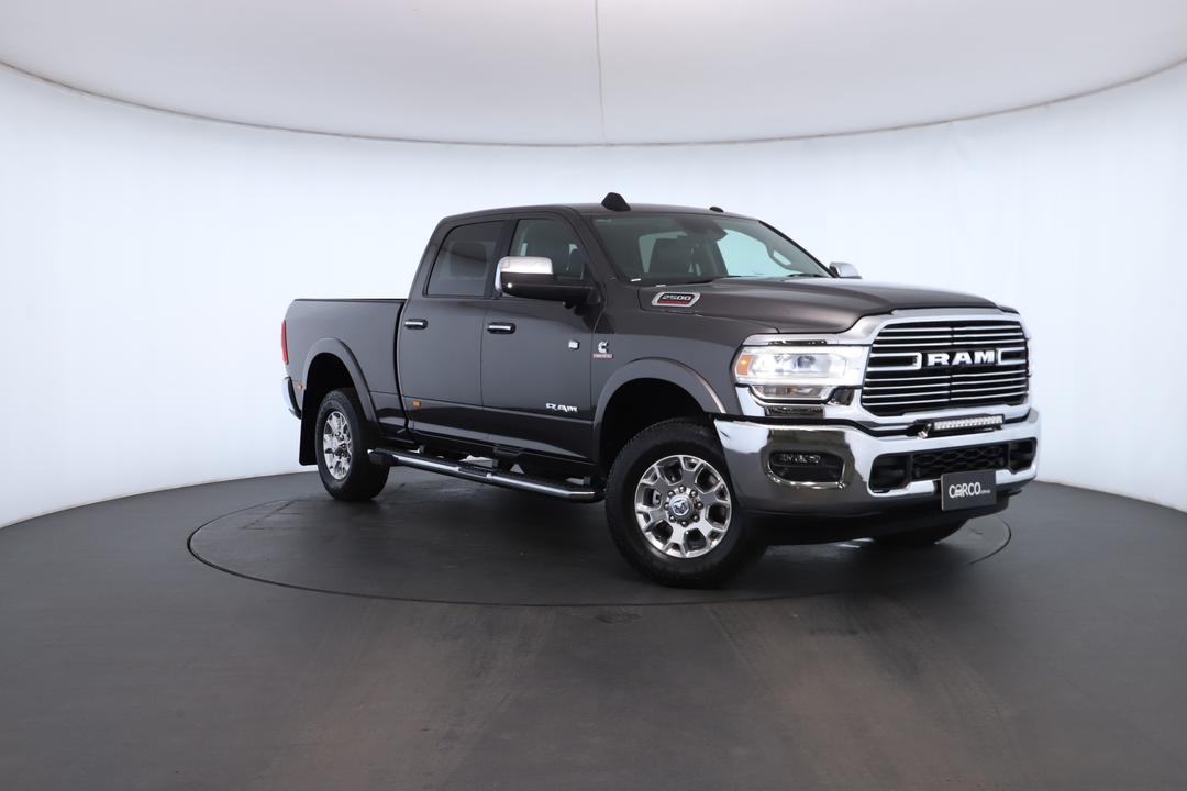 Exterior view frame 0