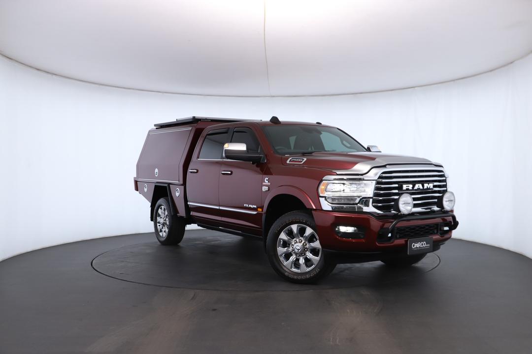 Exterior view frame 0