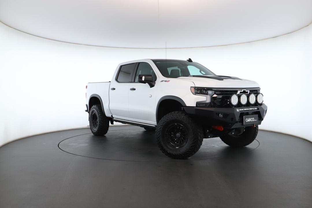 Exterior view frame 0