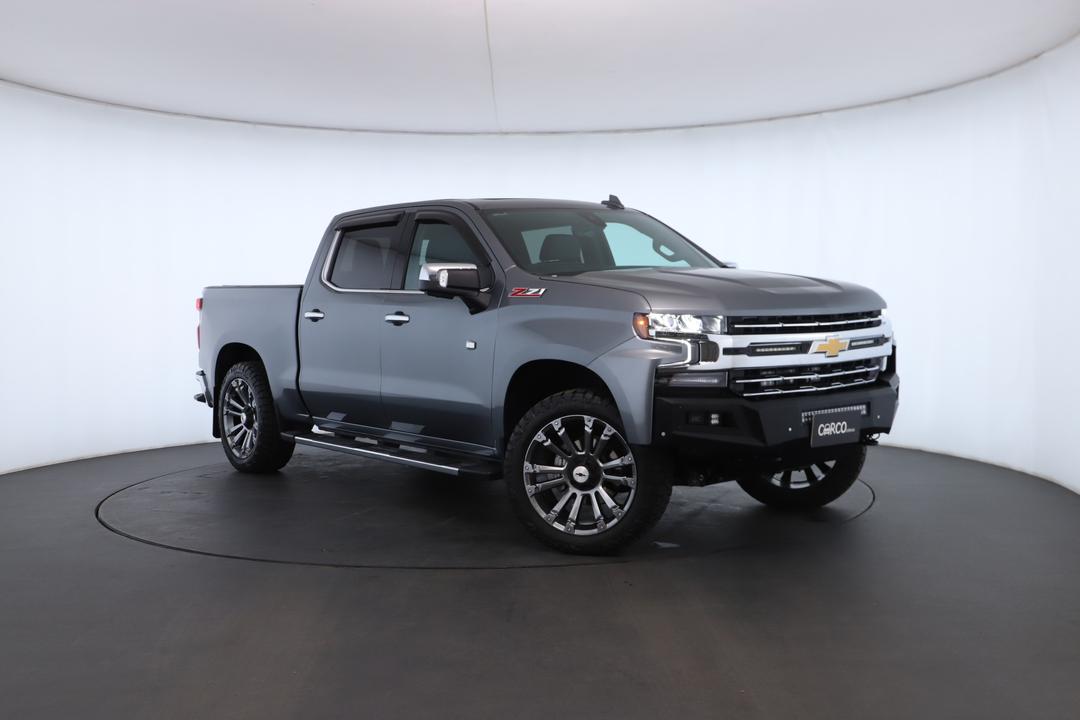 Exterior view frame 0