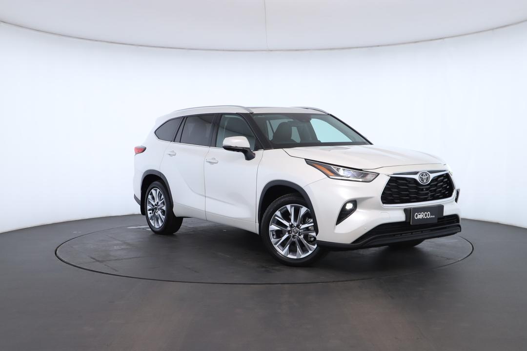 Exterior view frame 0