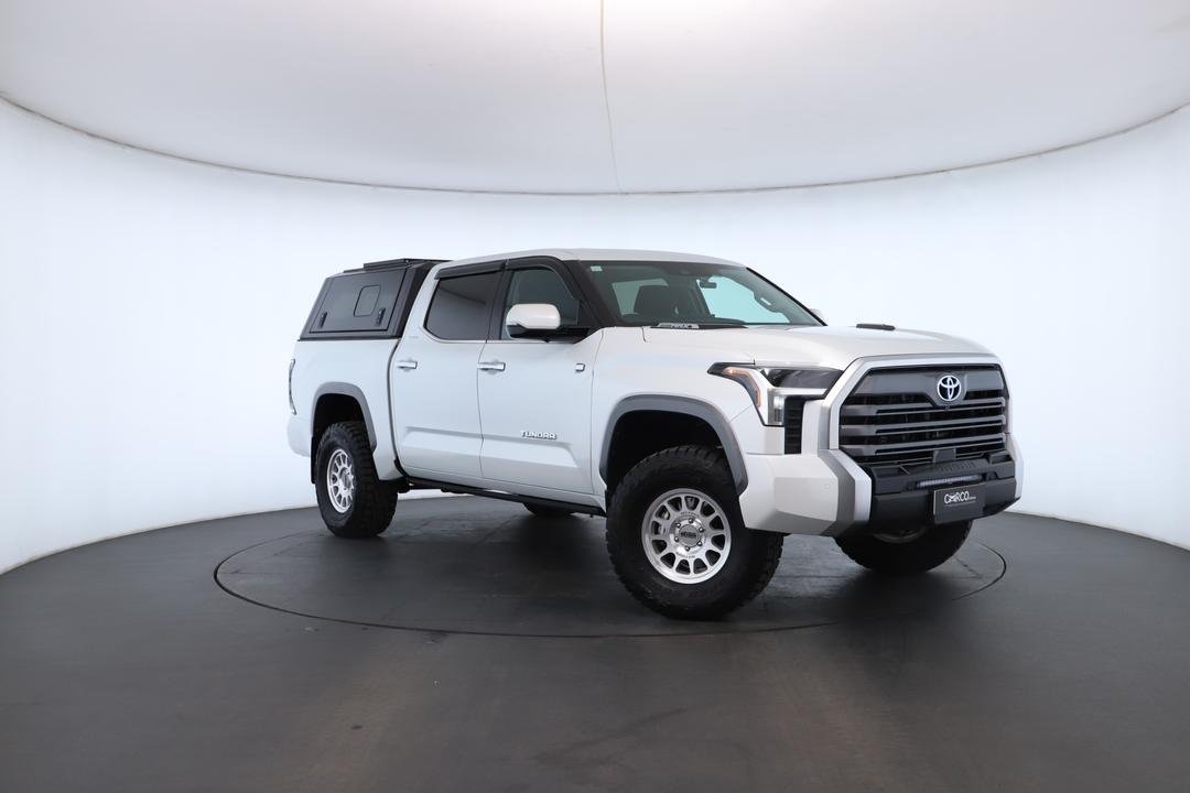 Exterior view frame 0