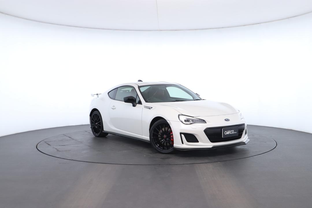 Exterior view frame 0