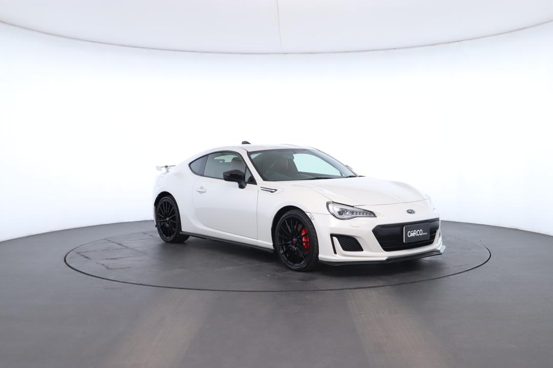 Exterior view frame 1