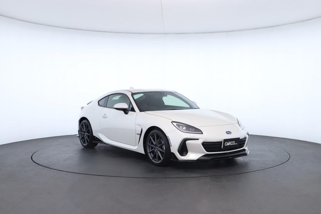 Exterior view frame 1