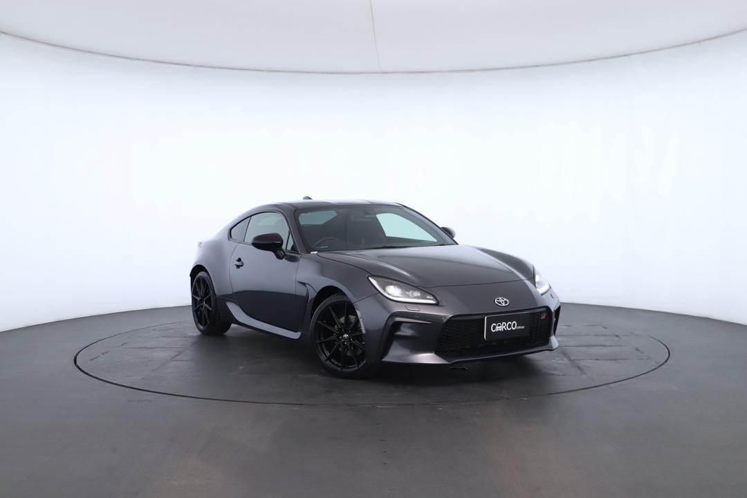 Exterior view frame 0