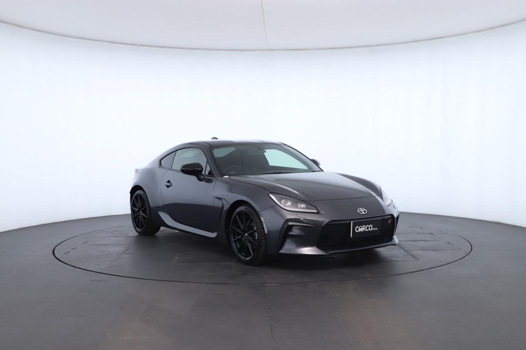 Exterior view frame 1