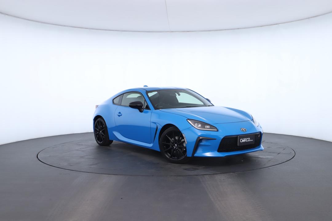 Exterior view frame 0