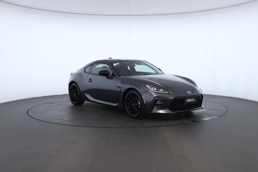 Exterior view frame 1