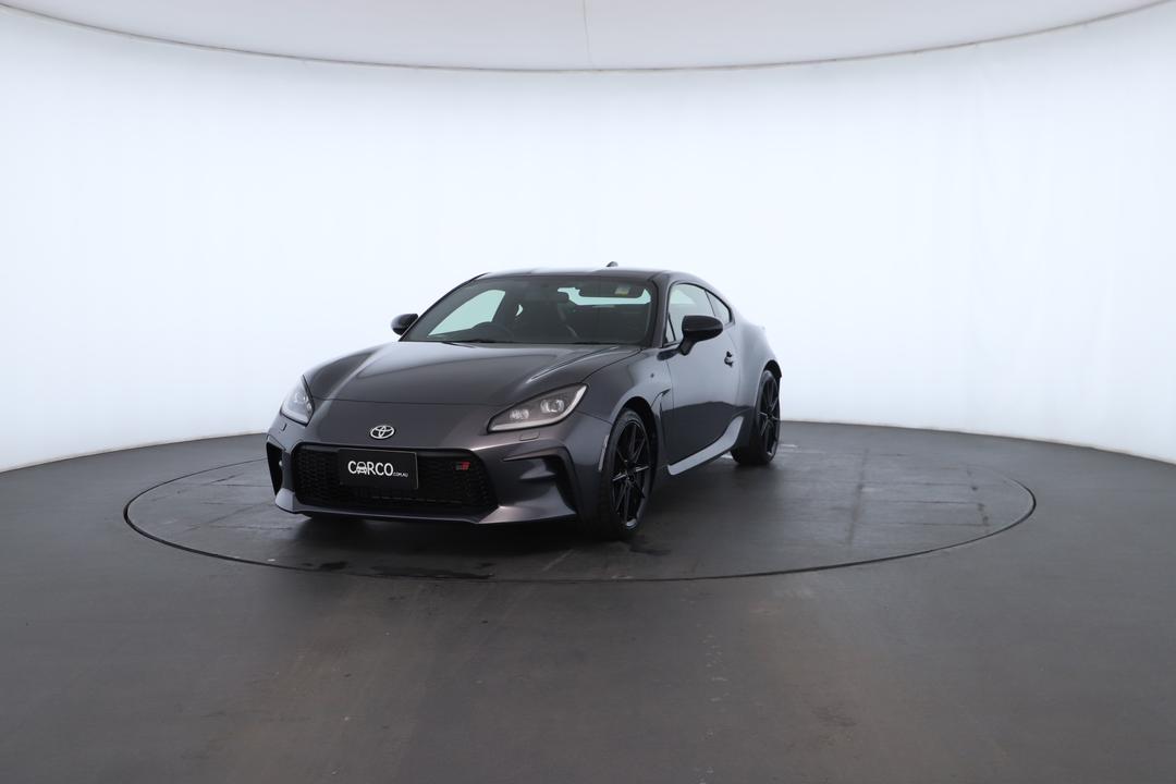 Exterior view frame 4