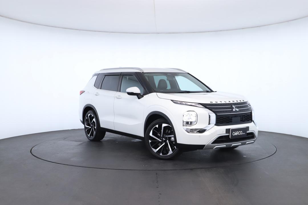 Exterior view frame 0