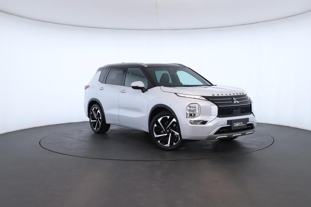 Exterior view frame 0