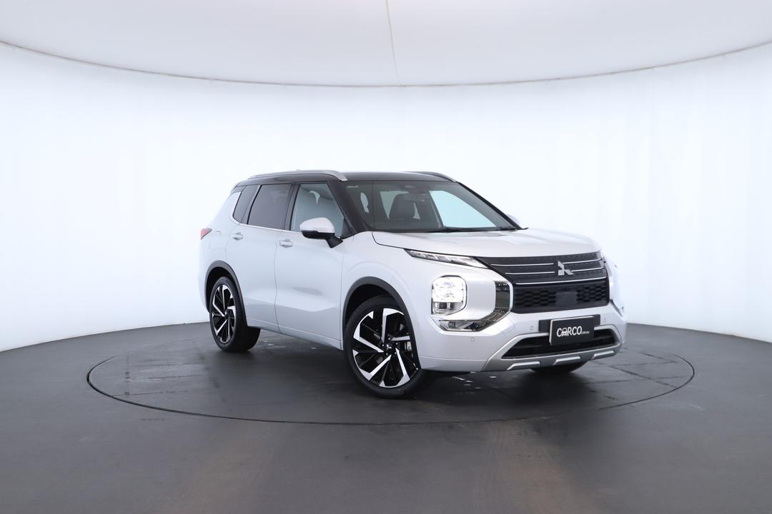 Exterior view frame 0