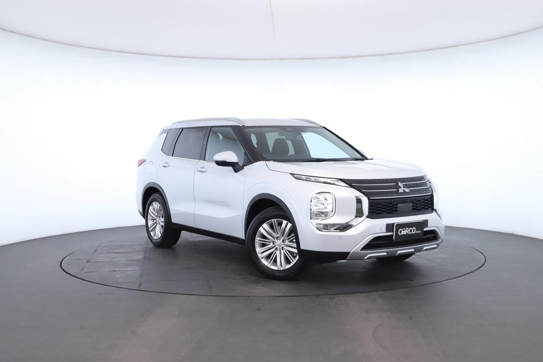 Exterior view frame 0