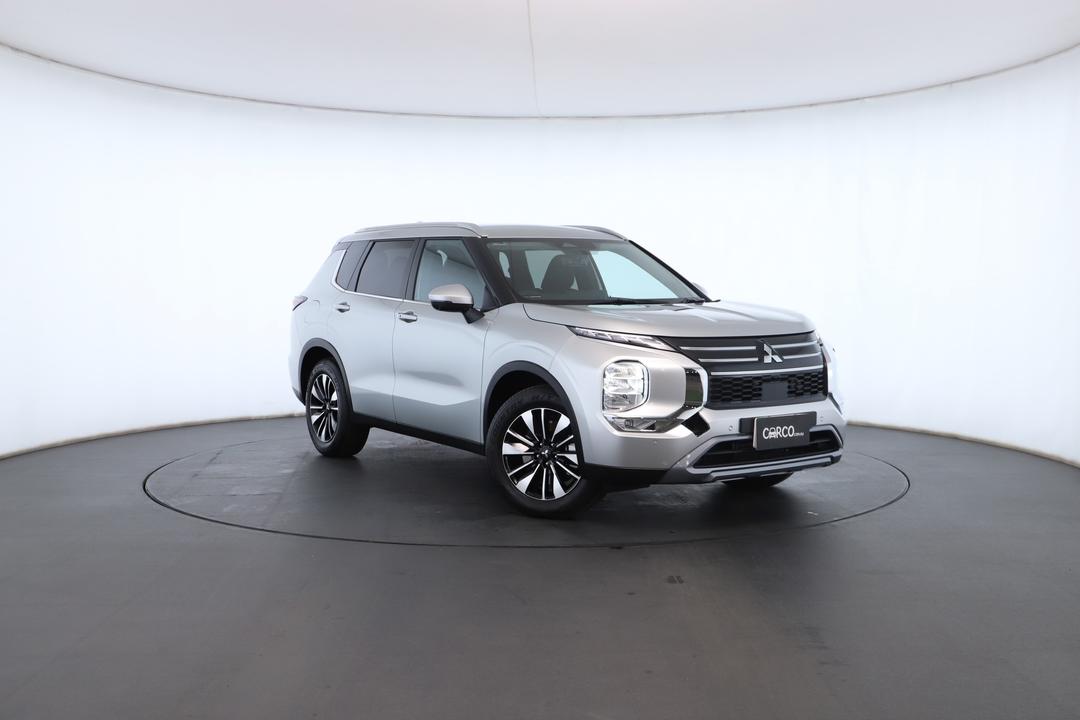 Exterior view frame 0