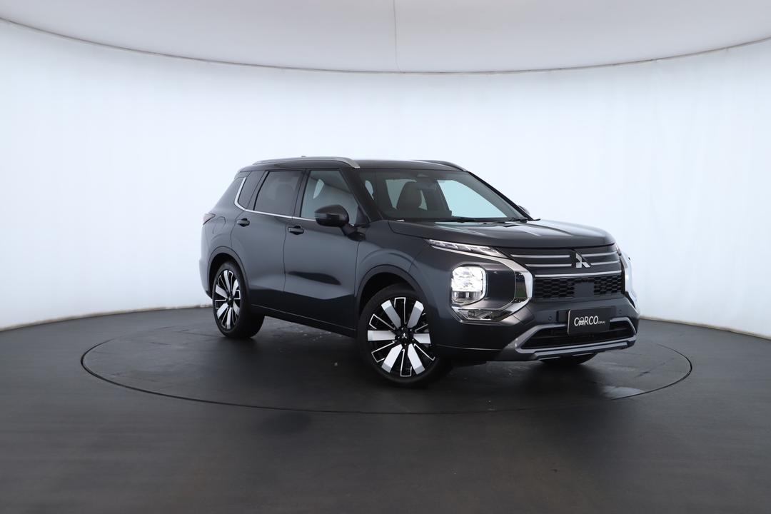 Exterior view frame 0