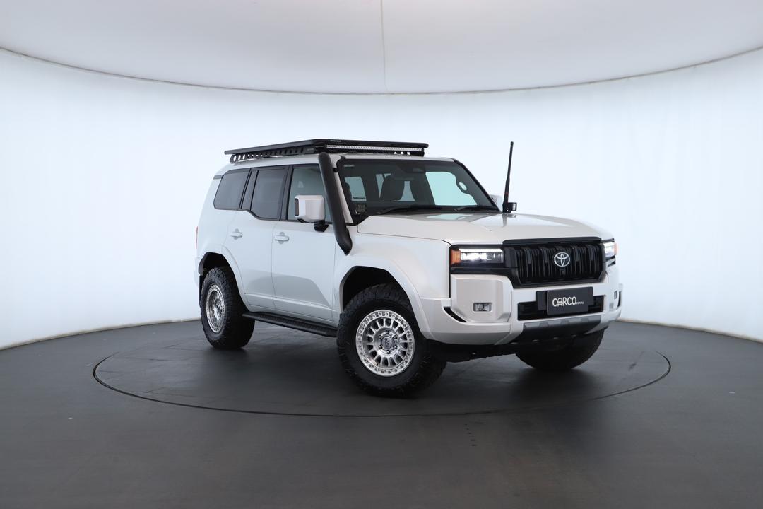Exterior view frame 0