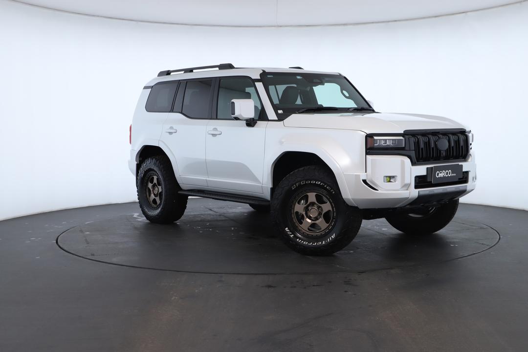 Exterior view frame 0