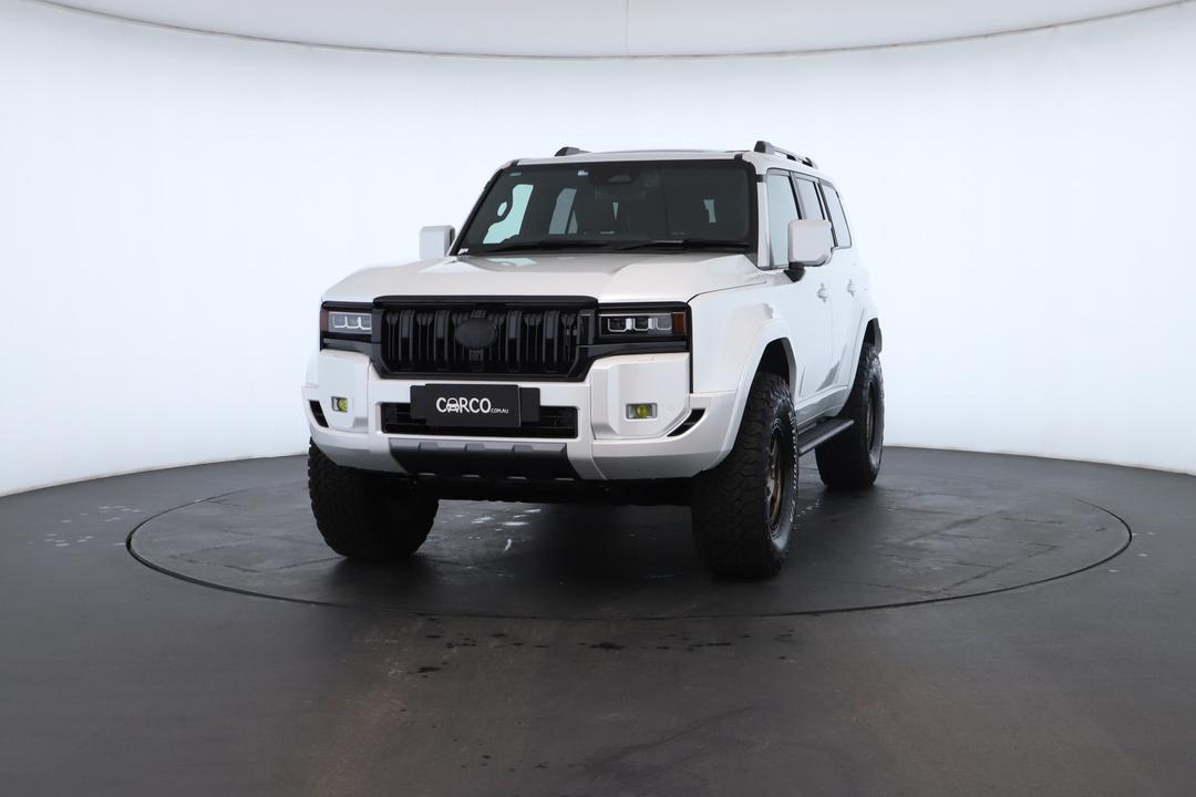 Exterior view frame 4