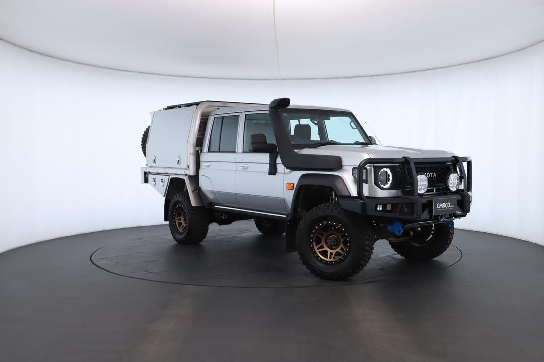 Exterior view frame 0