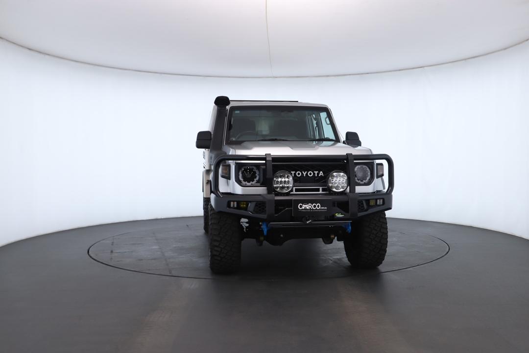 Exterior view frame 4