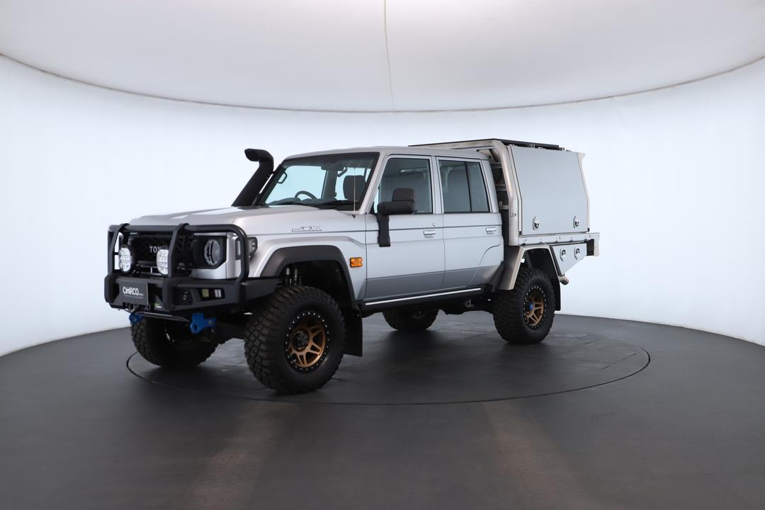 Exterior view frame 9