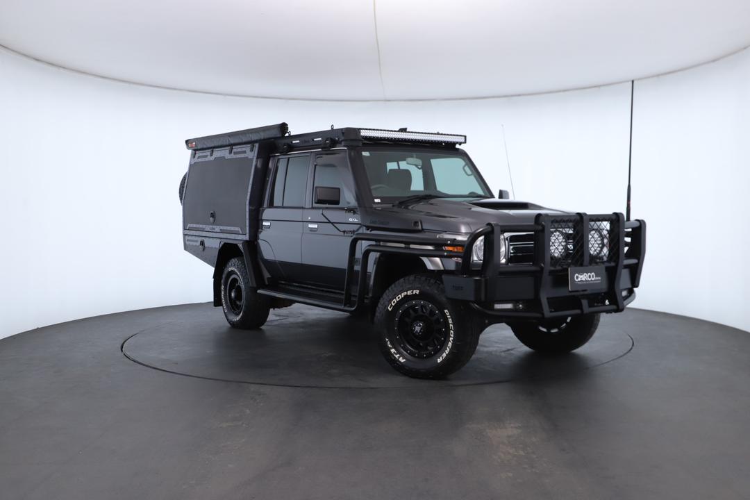 Exterior view frame 0