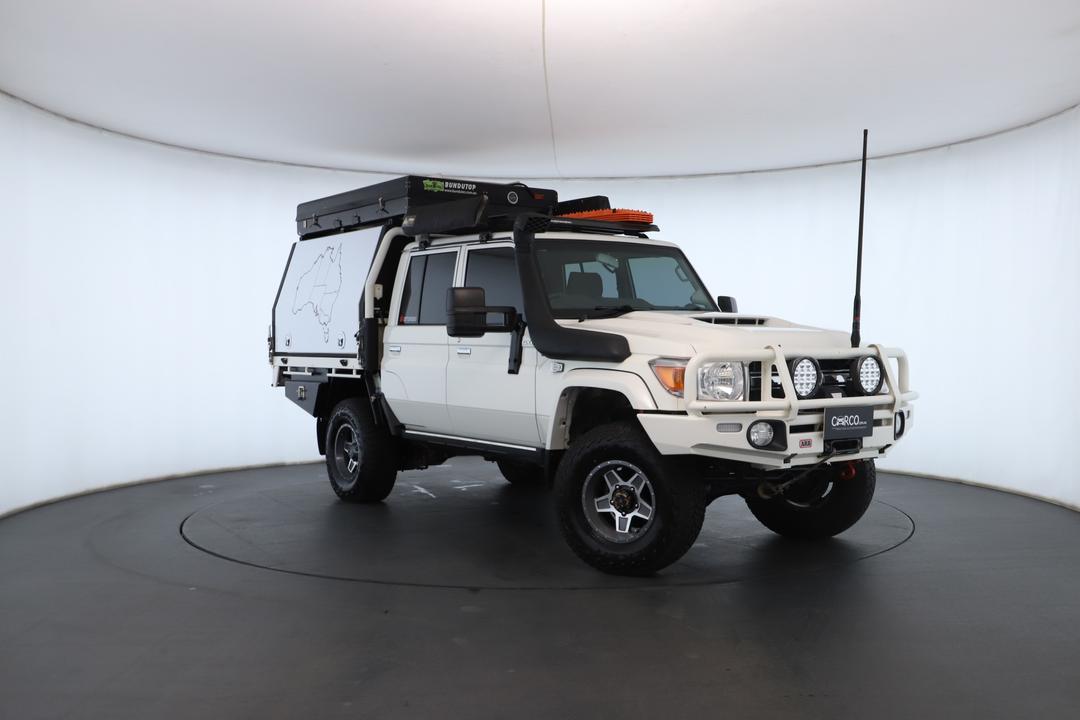 Exterior view frame 0