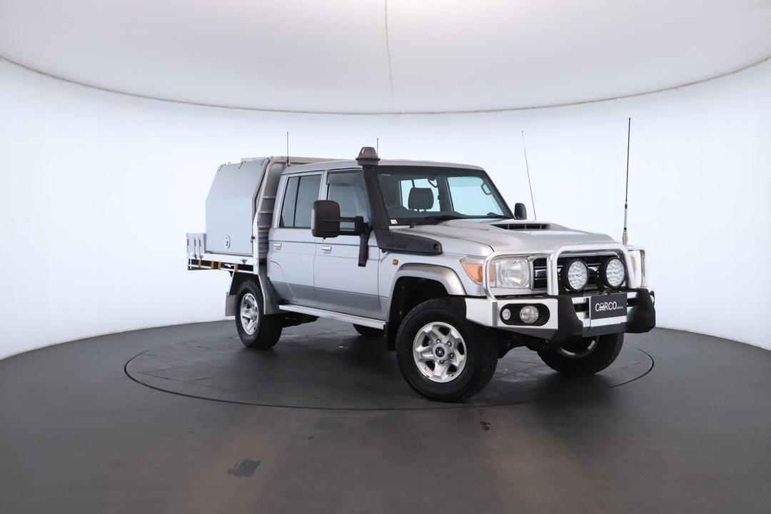 Exterior view frame 0