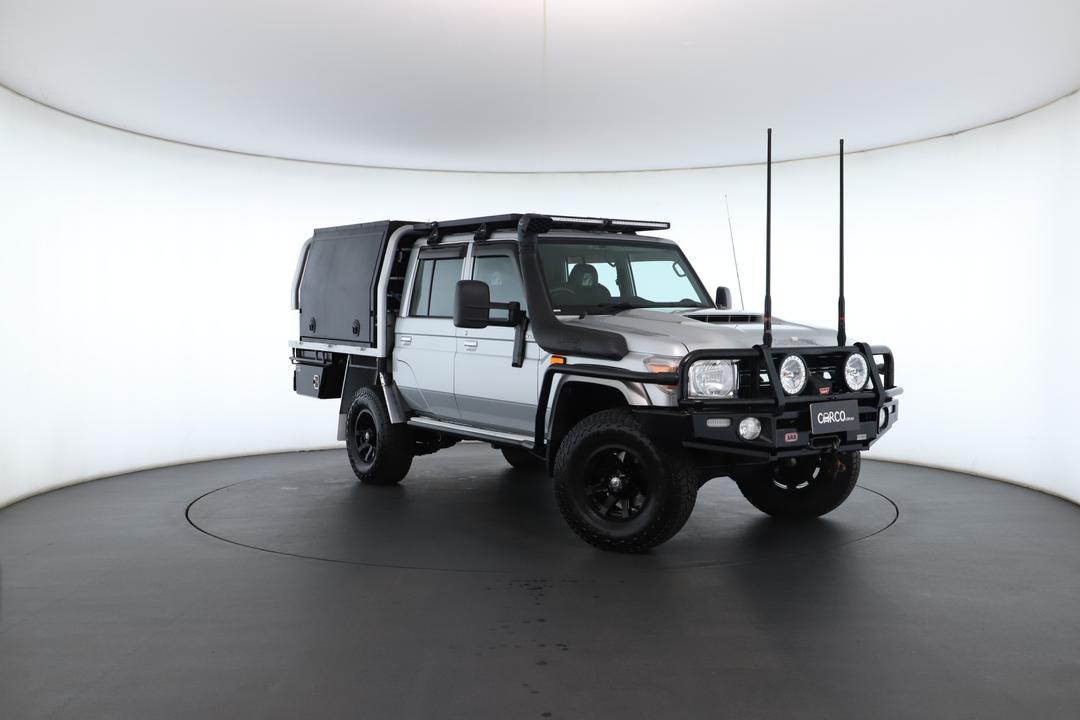 Exterior view frame 0