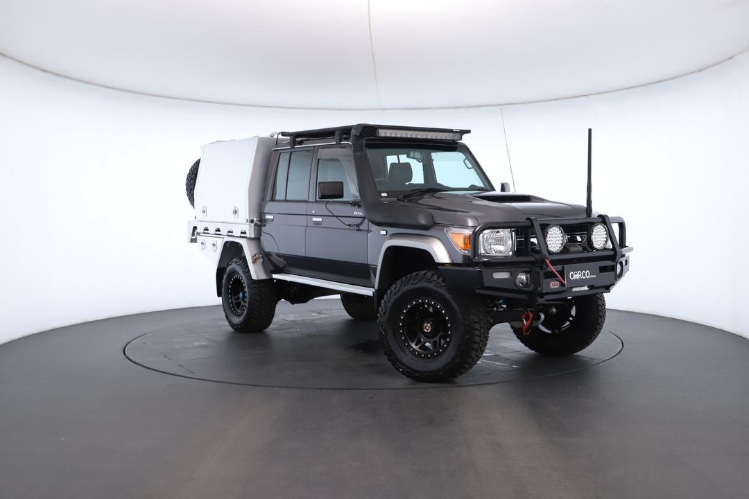 Exterior view frame 0