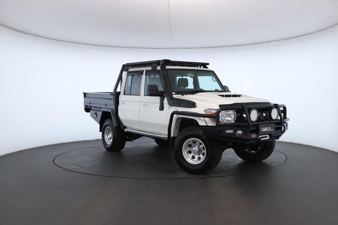 Exterior view frame 0