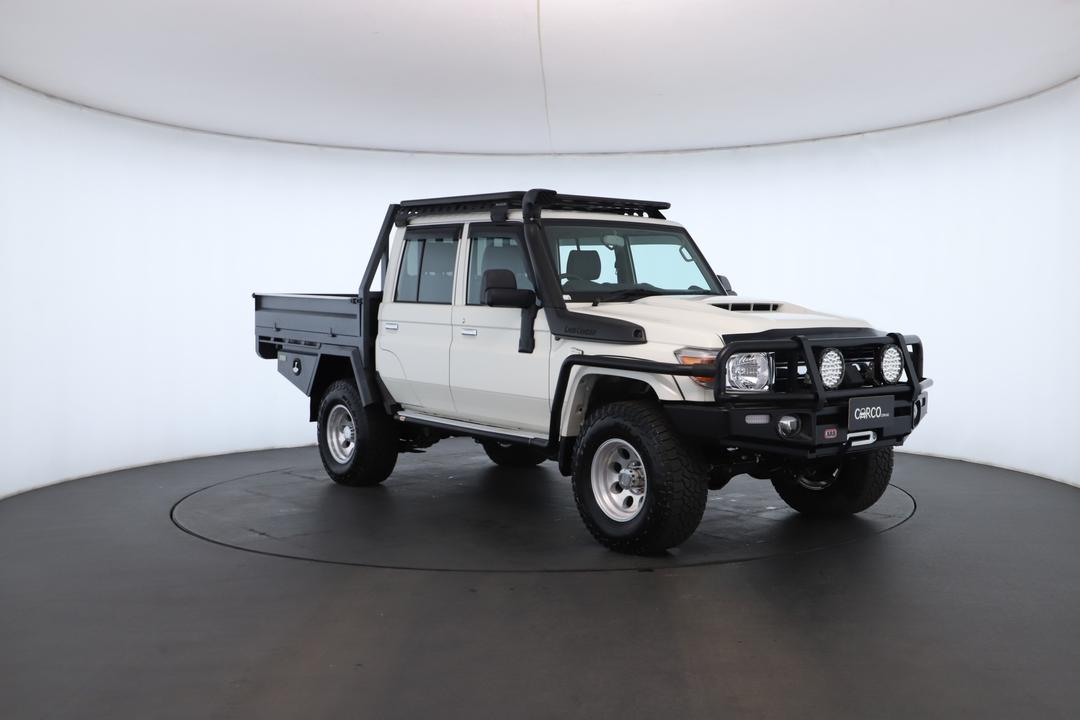 Exterior view frame 1