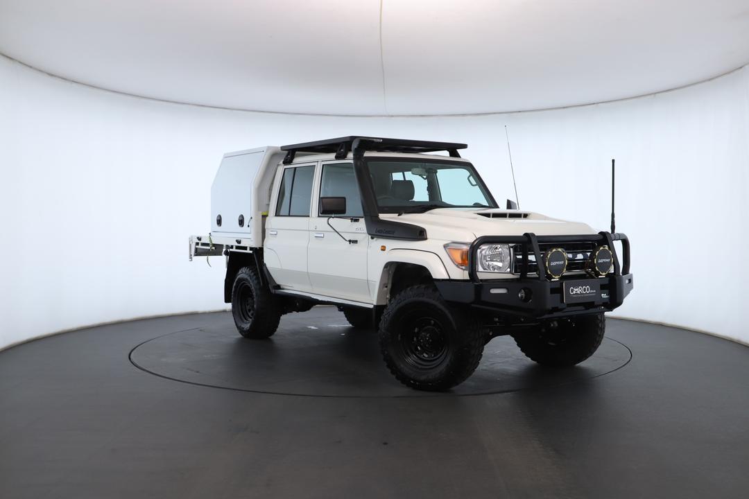 Exterior view frame 0